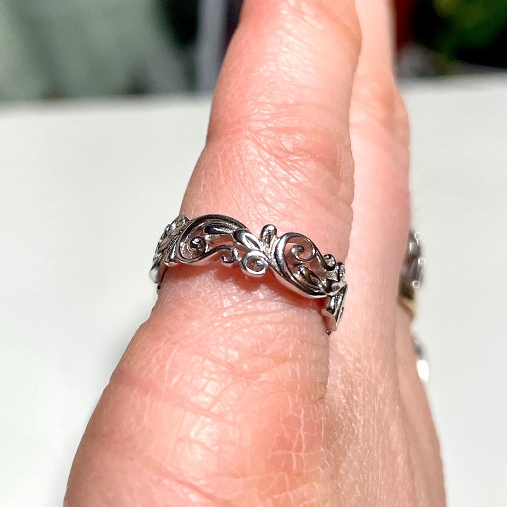 Elegant 925 Sterling Silver Filigree Vines Swirl Wedding Band Ring - Size 5 - Picture 6 of 6